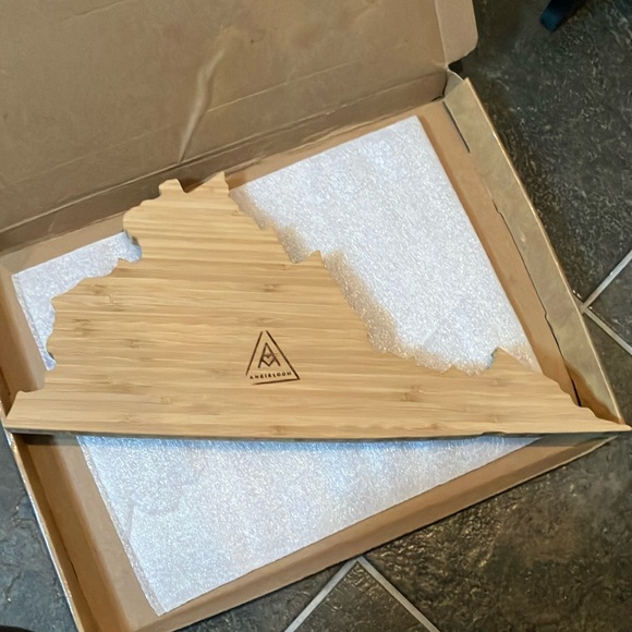 Bamboo Virginia State Cutting Board - Picture 3 of 13
